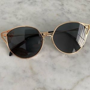 Sonix Gold and Black Sunglasses Amazon.com: Sonix Women main image 3